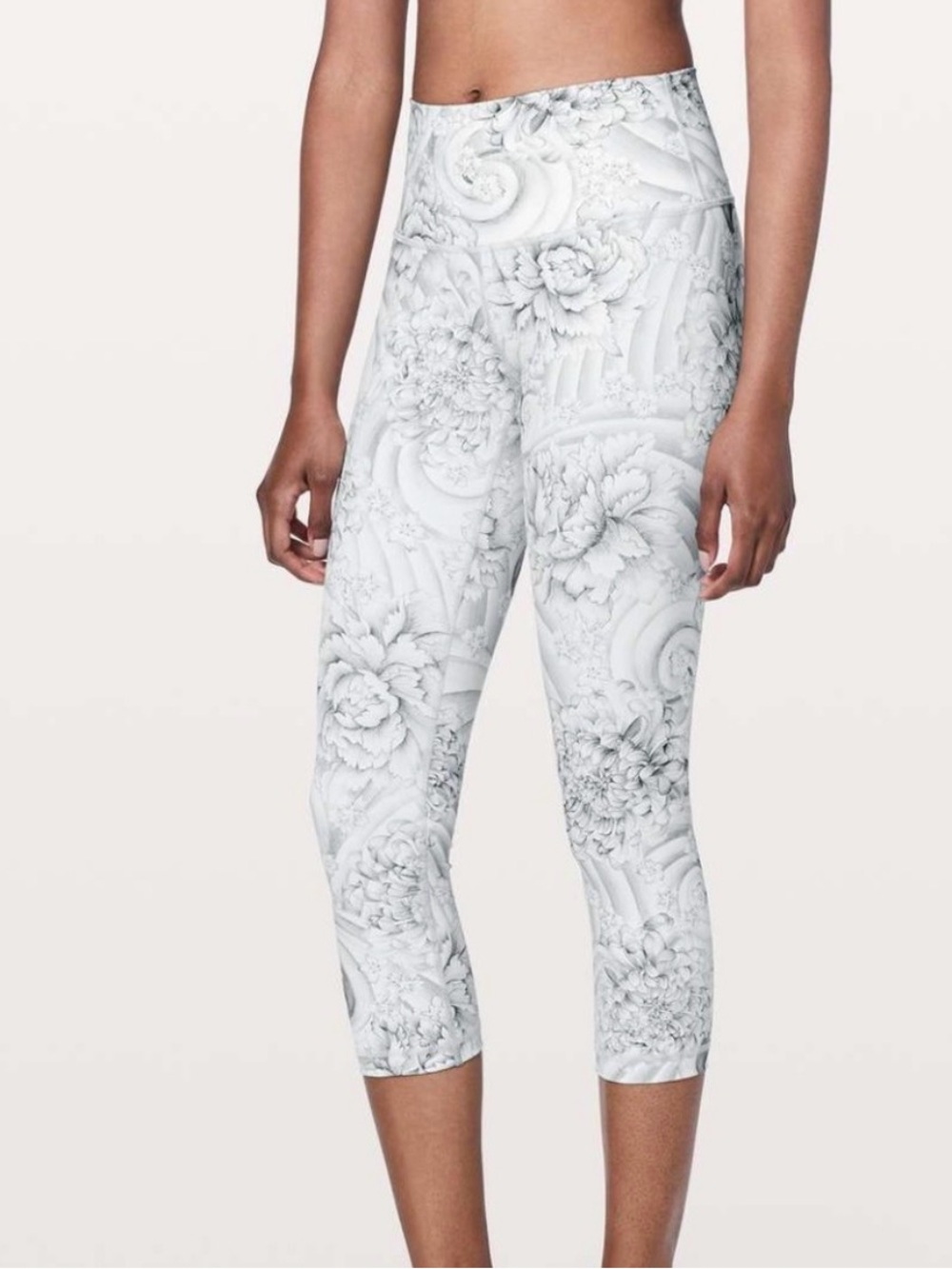 Lululemon Wunder Under Twine White Floral Crop leggings 6 high waist
